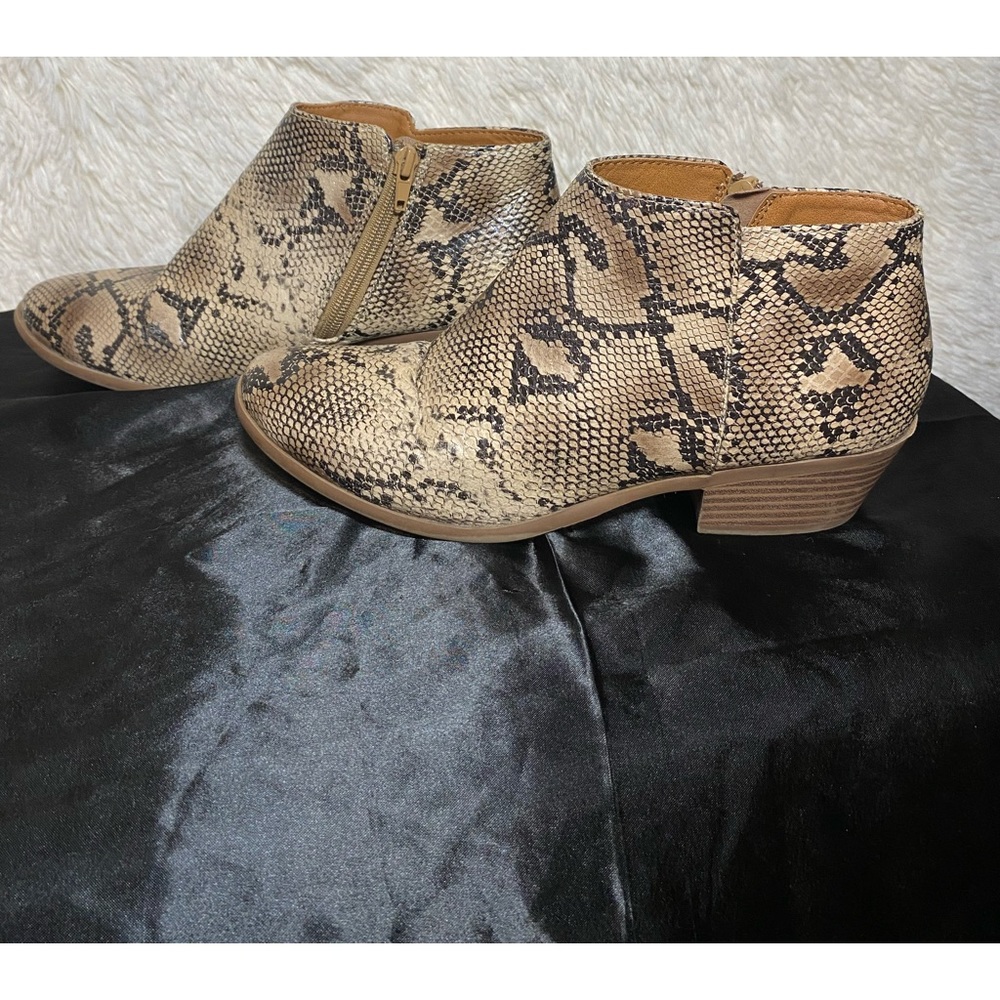 Size 8 snakeskin booties.